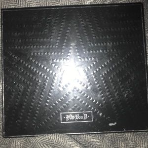 Kat Von D Star studded eyeshadow book pallet 👁